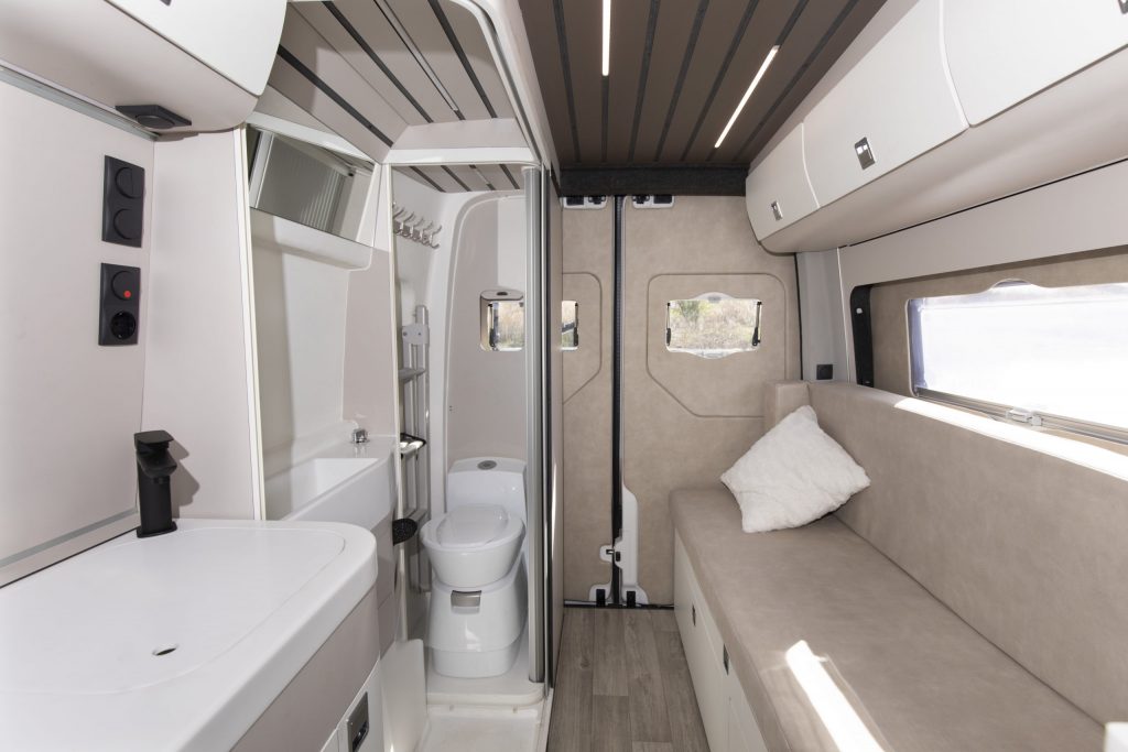VOLKSWAGEN CRAFTER 2.0TDI 140CV T-ZONE BYTINKERVAN L3H3 2023 TURISMO ¡¡¡NUEVA A ESTRENAR!!! - foto 32