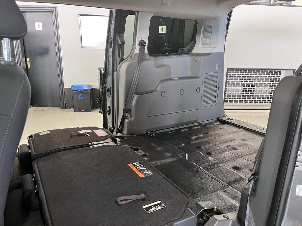FORD TRANSIT CONNECT 1.5TDCI 120CV TREND FT230 L2 DOBLE PTA. LAT. + PACK VIVIENDA CAMA TRAS. - foto 11