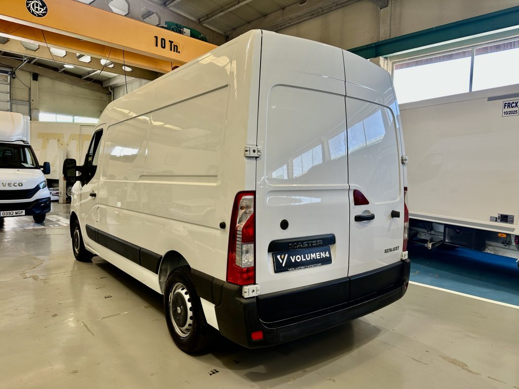 RENAULT MASTER 2.3 BLUEDCI 150CV FURGON MEDIO L2H2 10,8M CLIMA + PACK COMFORT + EXTRAS / 3.500 KG - foto 8