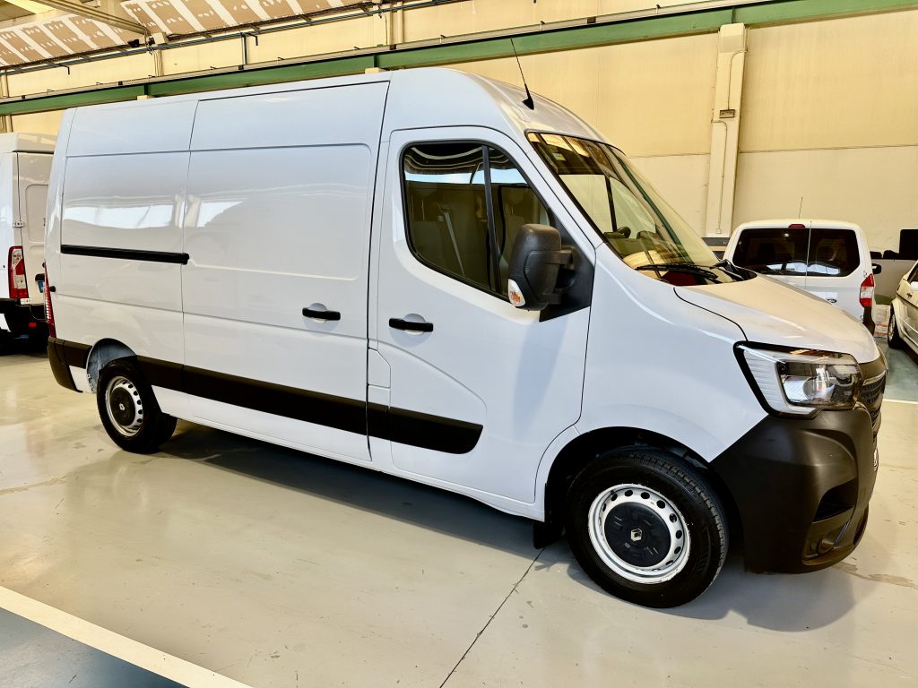 RENAULT MASTER 2.3 BLUEDCI 150CV FURGON MEDIO L2H2 10,8M CLIMA + PACK COMFORT + EXTRAS / 3.500 KG - foto 10