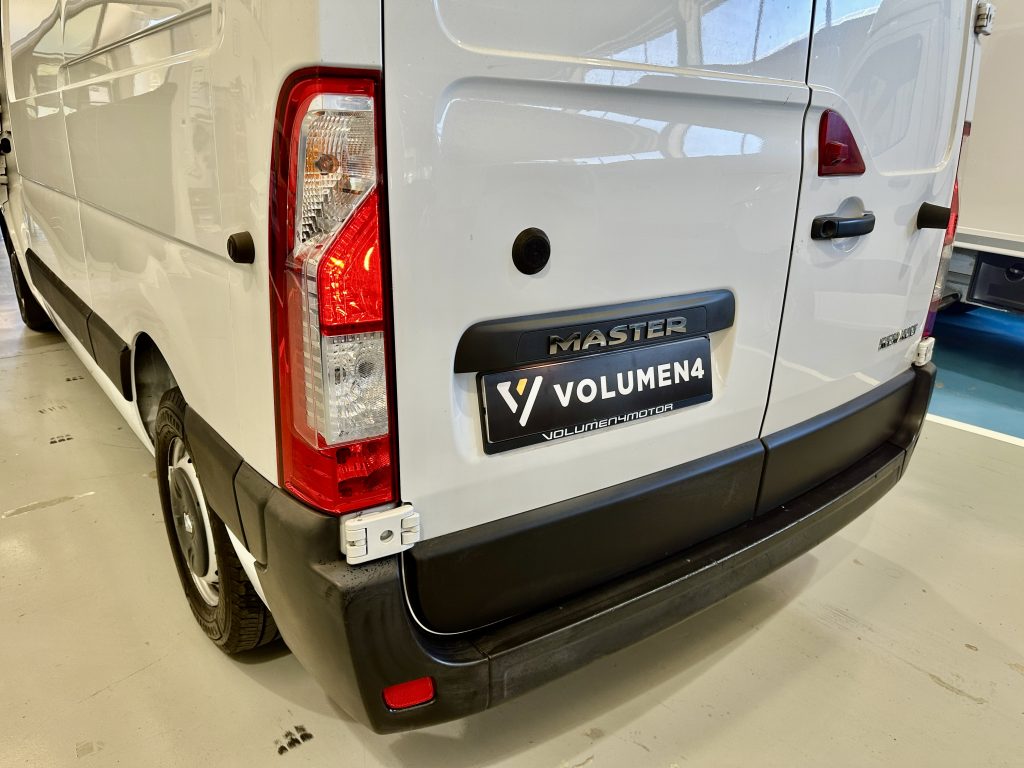 RENAULT MASTER 2.3 BLUEDCI 150CV FURGON MEDIO L2H2 10,8M CLIMA + PACK COMFORT + EXTRAS / 3.500 KG - foto 25