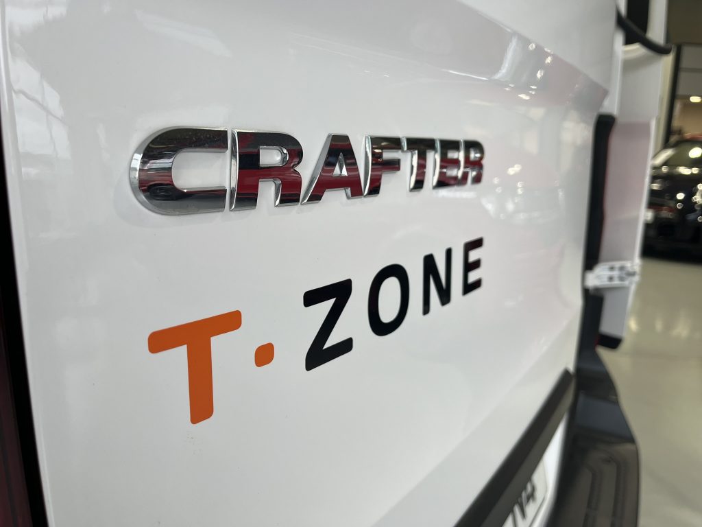 VOLKSWAGEN CRAFTER 2.0TDI 140CV T-ZONE BYTINKERVAN L3H3 2023 TURISMO ¡¡¡NUEVA A ESTRENAR!!! - foto 9