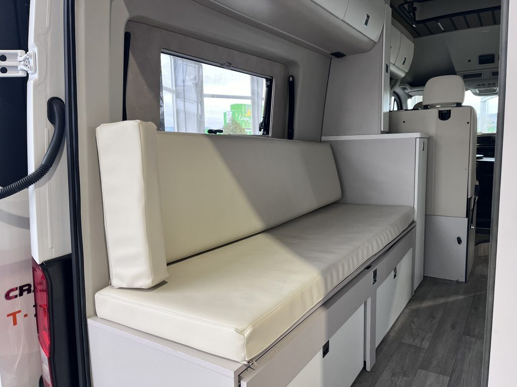 VOLKSWAGEN CRAFTER 2.0TDI 140CV T-ZONE BYTINKERVAN L3H3 2023 TURISMO ¡¡¡NUEVA A ESTRENAR!!! - foto 11