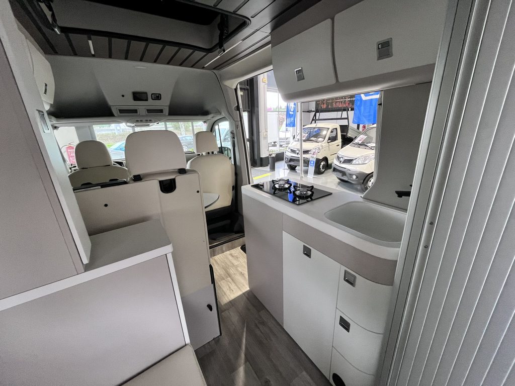 VOLKSWAGEN CRAFTER 2.0TDI 140CV T-ZONE BYTINKERVAN L3H3 2023 TURISMO ¡¡¡NUEVA A ESTRENAR!!! - foto 13