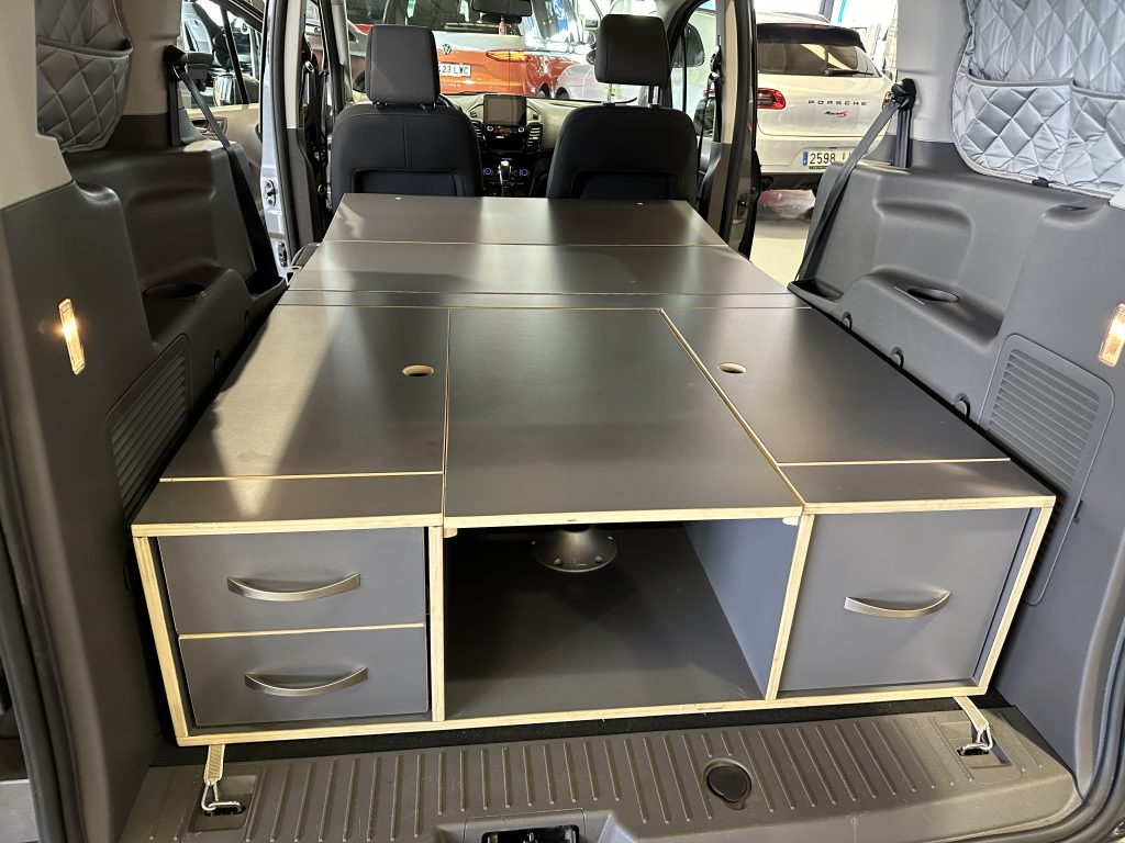FORD GRAND TOURNEO CONNECT 1.5TDCi 120CV AUT6 TITANIUM + PACK VIVIENDA CAMA TRAS - foto 17