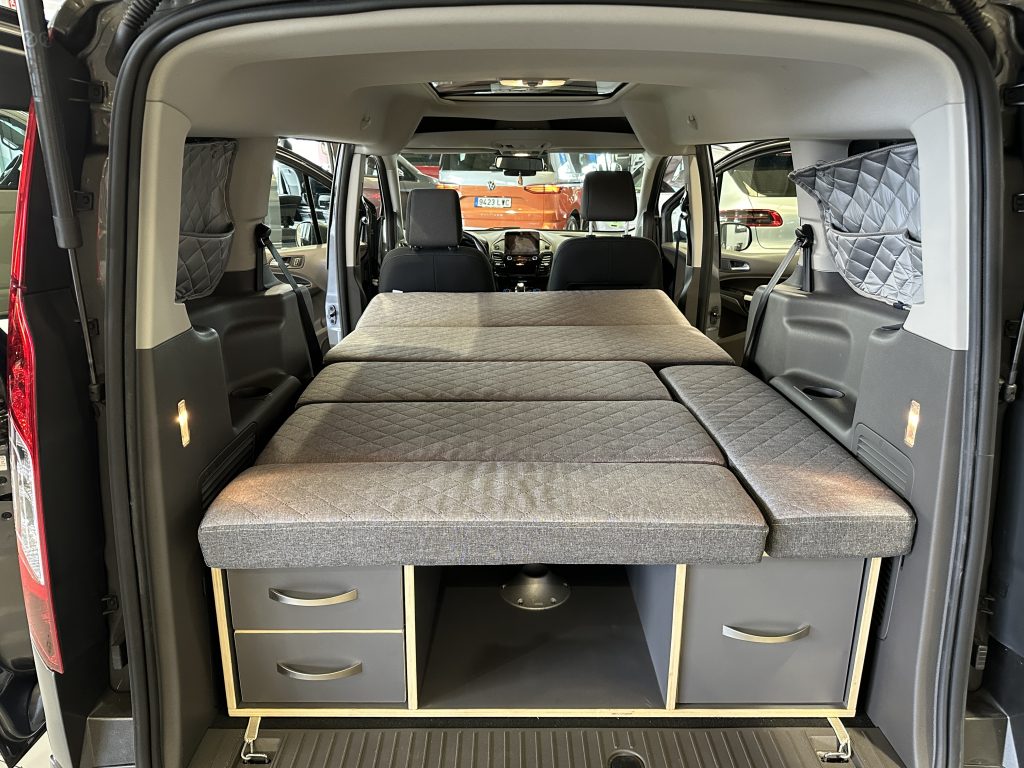 FORD GRAND TOURNEO CONNECT 1.5TDCi 120CV AUT6 TITANIUM + PACK VIVIENDA CAMA TRAS - foto 22