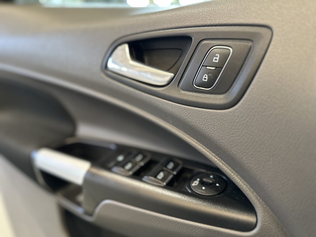FORD GRAND TOURNEO CONNECT 1.5TDCi 120CV AUT6 TITANIUM + PACK VIVIENDA CAMA TRAS - foto 29
