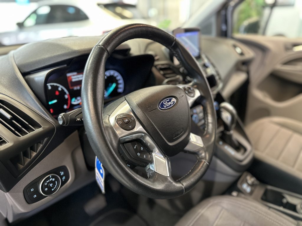 FORD GRAND TOURNEO CONNECT 1.5TDCi 120CV AUT6 TITANIUM + PACK VIVIENDA CAMA TRAS - foto 30