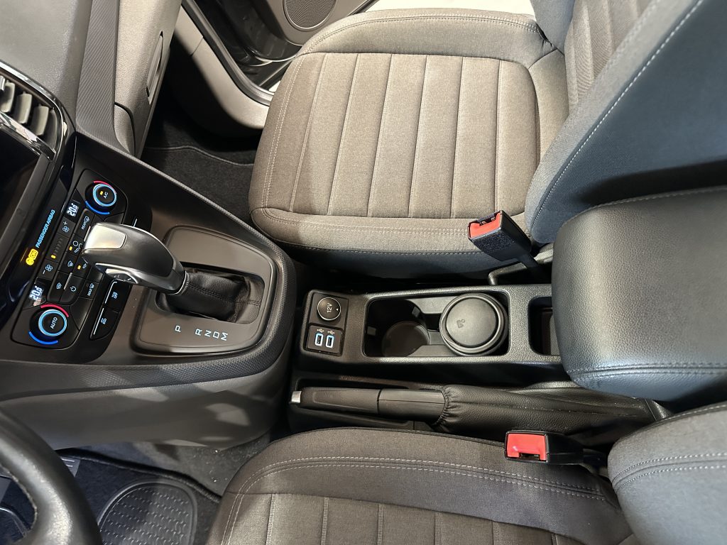 FORD GRAND TOURNEO CONNECT 1.5TDCi 120CV AUT6 TITANIUM + PACK VIVIENDA CAMA TRAS - foto 32