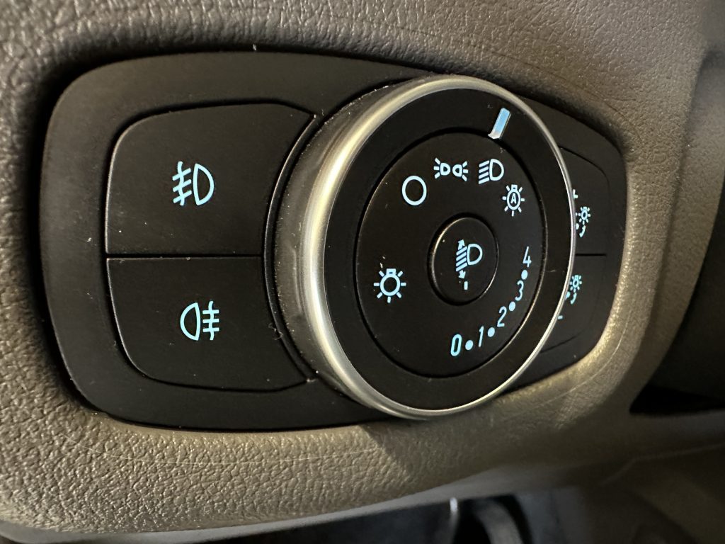 FORD GRAND TOURNEO CONNECT 1.5TDCi 120CV AUT6 TITANIUM + PACK VIVIENDA CAMA TRAS - foto 33