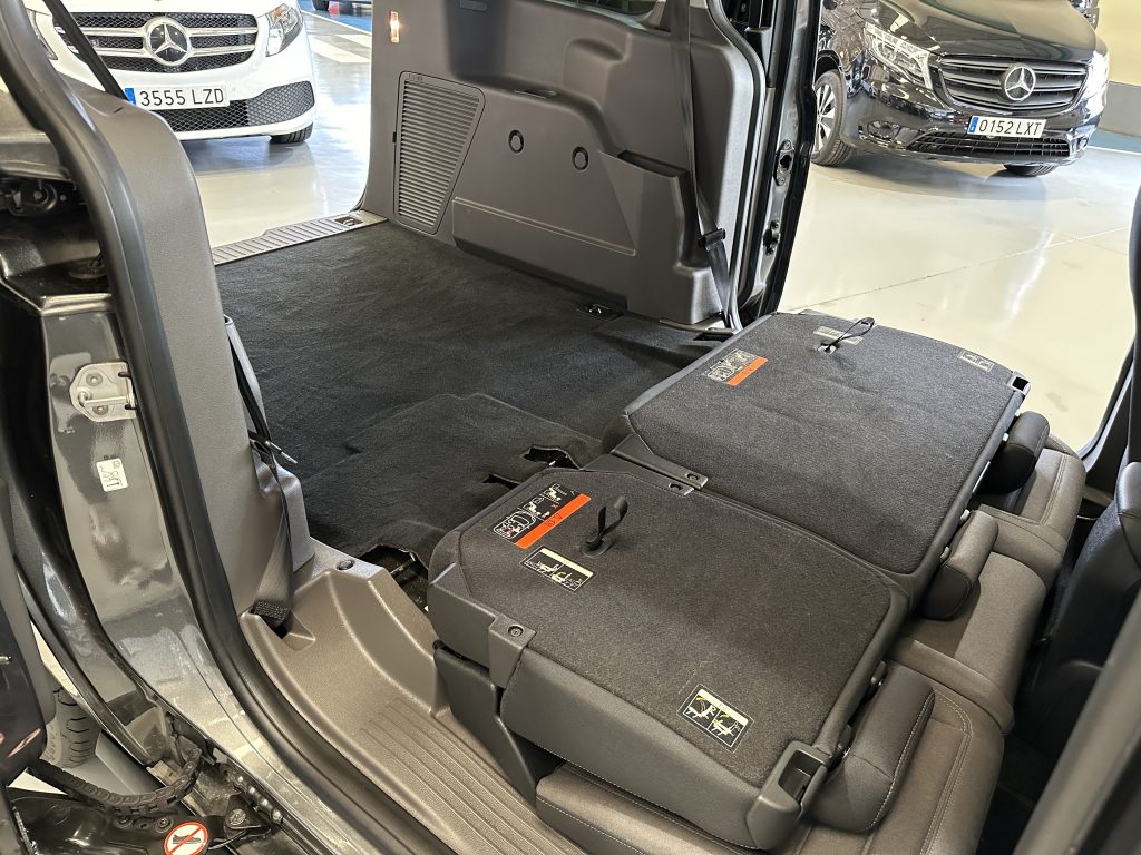 FORD GRAND TOURNEO CONNECT 1.5TDCi 120CV AUT6 TITANIUM + PACK VIVIENDA CAMA TRAS - foto 41