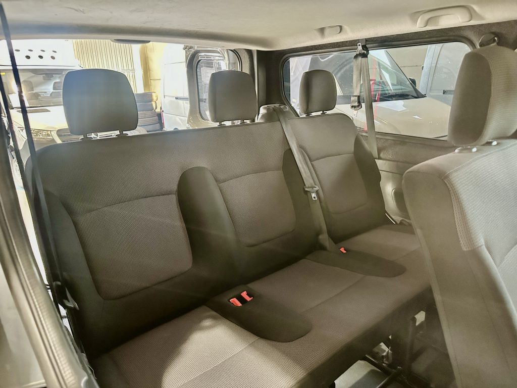 NISSAN PRIMASTAR 2.0dCi 110CV NCONNECTA COMBI9 L2H1 FULL LED + EXTRAS / GRIS PURE - foto 10