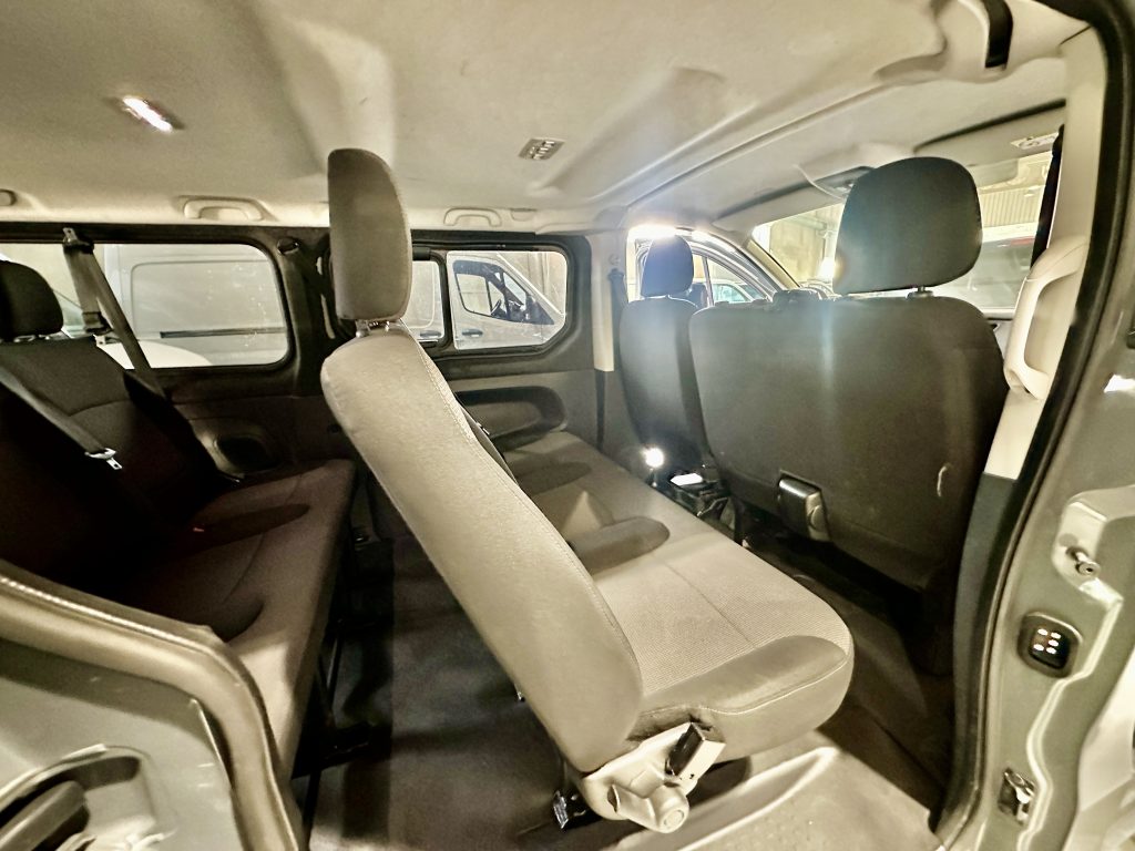 NISSAN PRIMASTAR 2.0dCi 110CV NCONNECTA COMBI9 L2H1 FULL LED + EXTRAS / GRIS PURE - foto 13