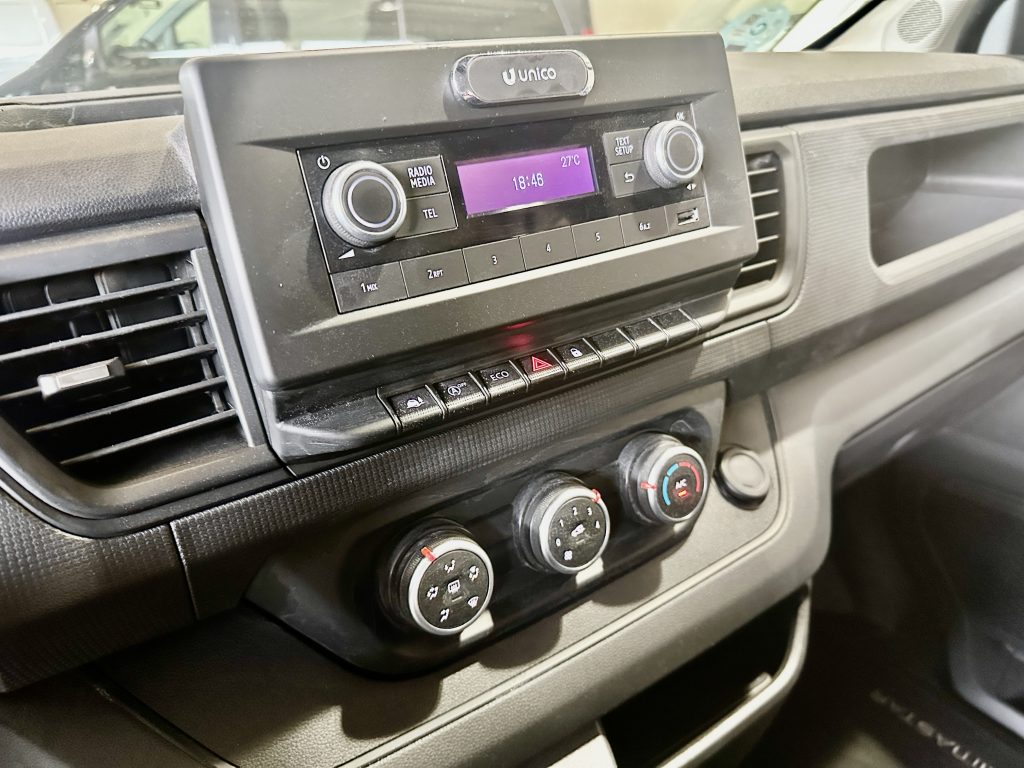 NISSAN PRIMASTAR 2.0dCi 110CV NCONNECTA COMBI9 L2H1 FULL LED + EXTRAS / GRIS PURE - foto 16