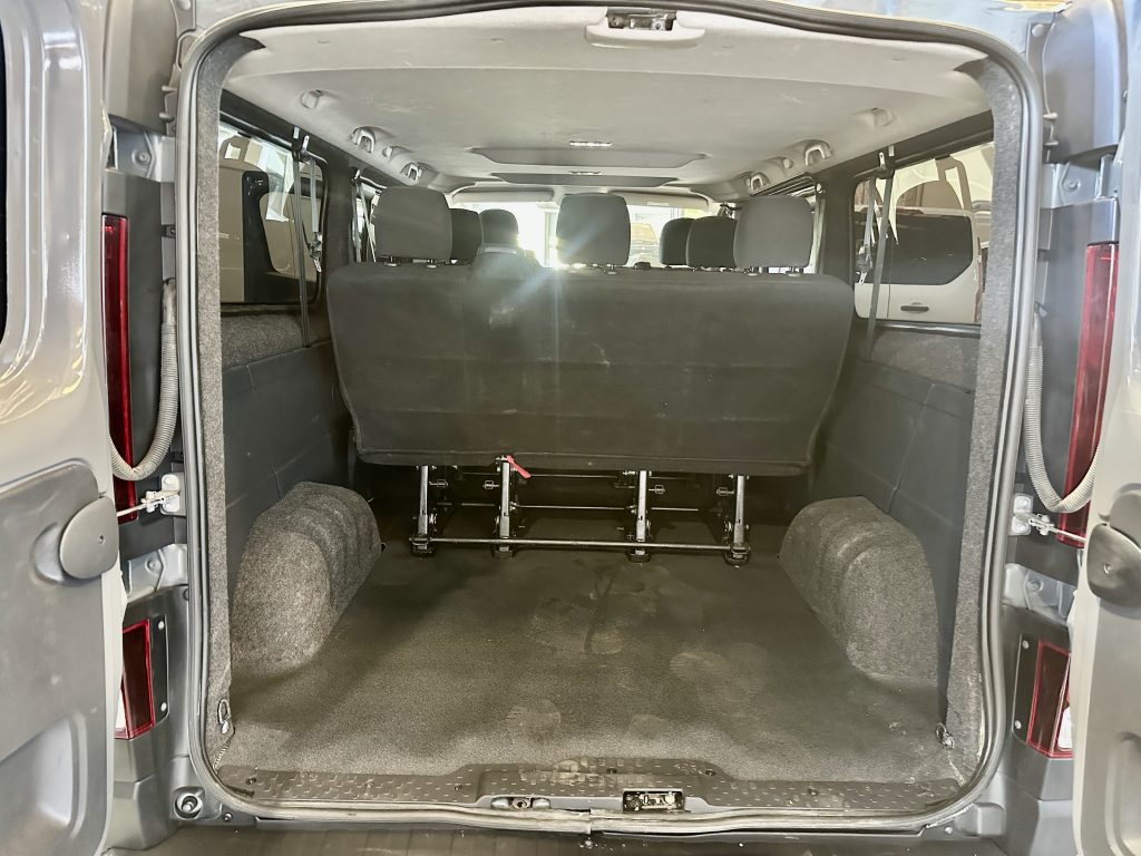NISSAN PRIMASTAR 2.0dCi 110CV NCONNECTA COMBI9 L2H1 FULL LED + EXTRAS / GRIS PURE - foto 29