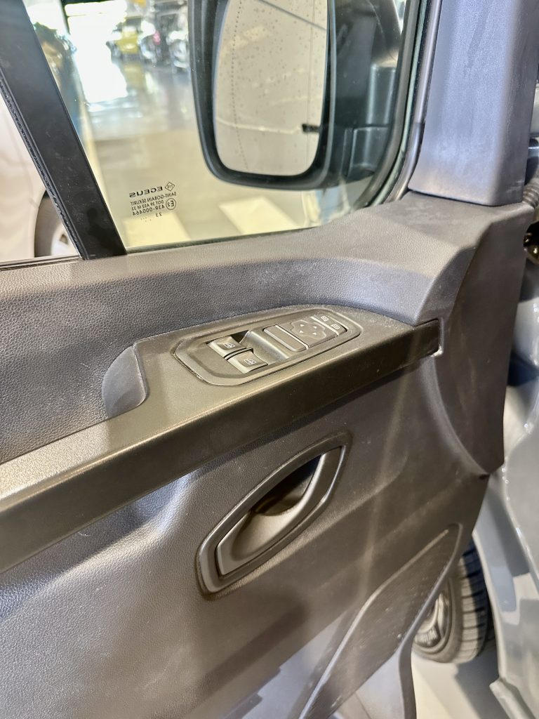 NISSAN PRIMASTAR 2.0dCi 110CV NCONNECTA COMBI9 L2H1 FULL LED + EXTRAS / GRIS PURE - foto 33