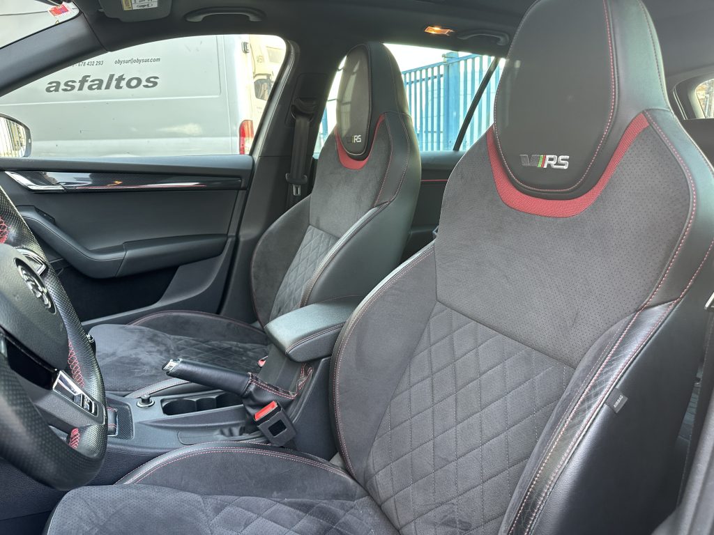SKODA OCTAVIA COMBI 2.0TSI 245CV VRS M6 FULL EQUIPE - foto 4