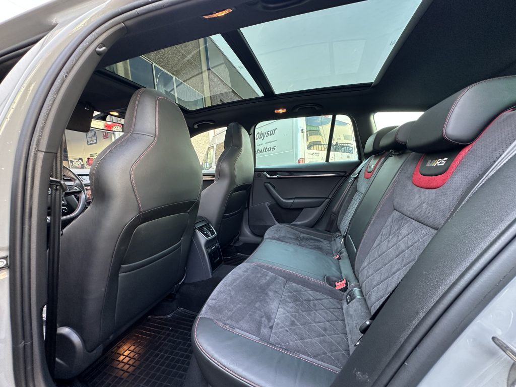 SKODA OCTAVIA COMBI 2.0TSI 245CV VRS M6 FULL EQUIPE - foto 10