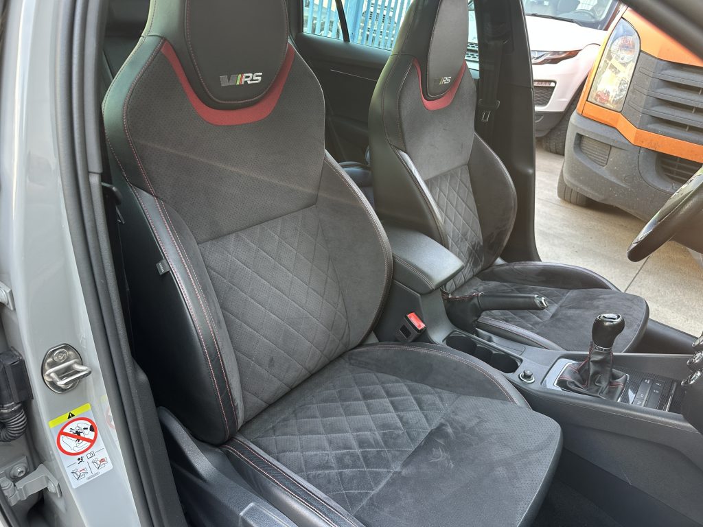 SKODA OCTAVIA COMBI 2.0TSI 245CV VRS M6 FULL EQUIPE - foto 13