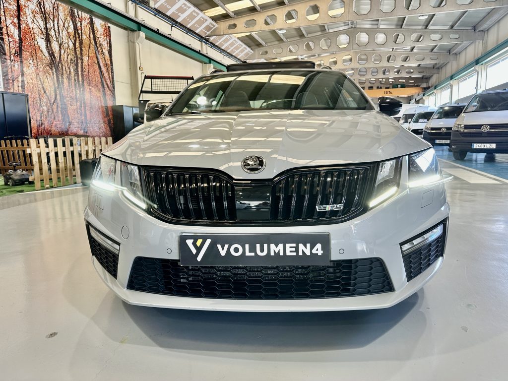 SKODA OCTAVIA COMBI 2.0TSI 245CV VRS M6 FULL EQUIPE - foto 41
