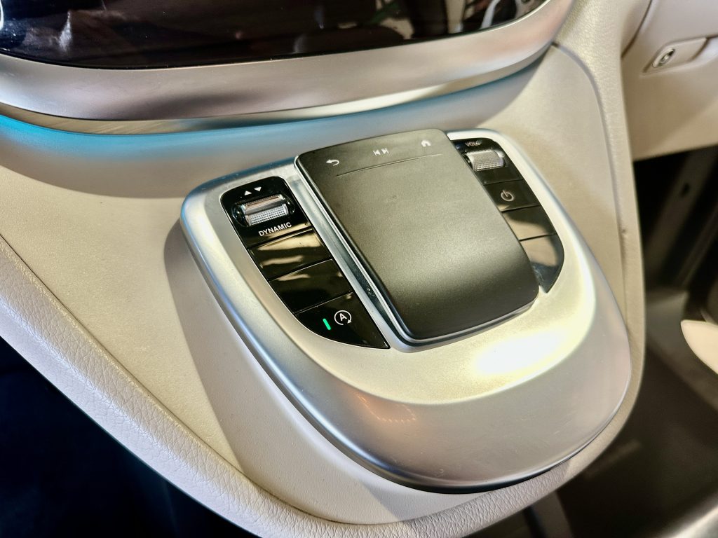 MB V220d 163CV 9GTRONIC AVANTGARDE COMPACTA PAQ. AMG EXT/INT 8 PL + EXTRAS / GRIS GRAFITO - foto 2