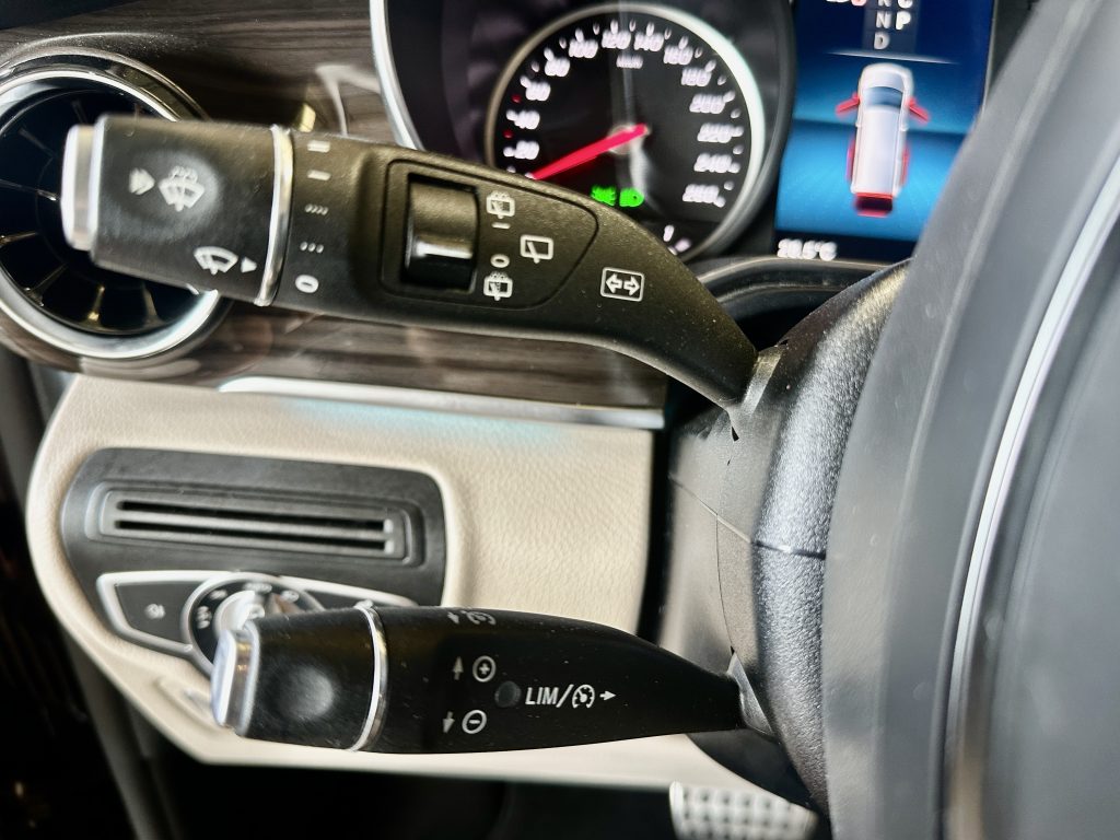 MB V220d 163CV 9GTRONIC AVANTGARDE COMPACTA PAQ. AMG EXT/INT 8 PL + EXTRAS / GRIS GRAFITO - foto 5
