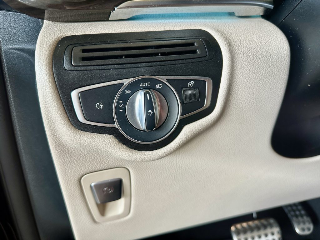 MB V220d 163CV 9GTRONIC AVANTGARDE COMPACTA PAQ. AMG EXT/INT 8 PL + EXTRAS / GRIS GRAFITO - foto 7