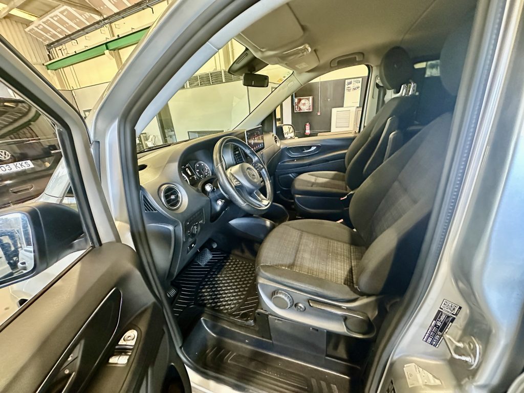 MERCEDES BENZ VITO 116CDI 163CV TOURER SELECT 7GTRONIC 8PL. RWD + DOB. PUERTA + PACK DEPORTIVO / PLATA ESTELAR - foto 30