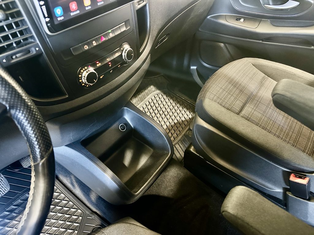 MERCEDES BENZ VITO 116CDI 163CV TOURER SELECT 7GTRONIC 8PL. RWD + DOB. PUERTA + PACK DEPORTIVO / PLATA ESTELAR - foto 4