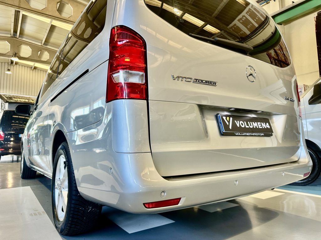MERCEDES BENZ VITO 116CDI 163CV TOURER SELECT 7GTRONIC 8PL. RWD + DOB. PUERTA + PACK DEPORTIVO / PLATA ESTELAR - foto 22