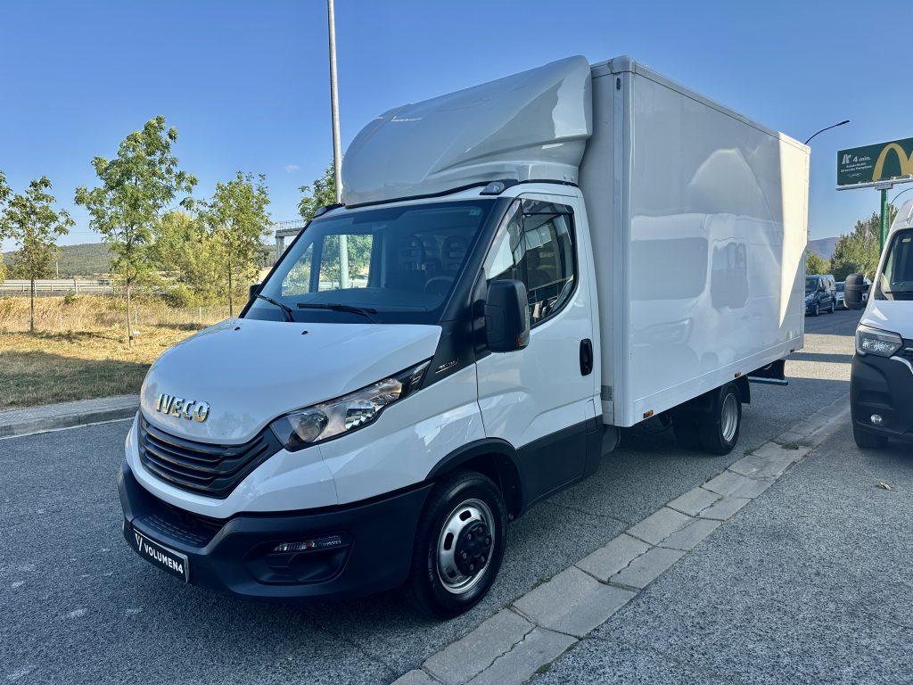 IVECO 35C16 2.3d 160CV M6 C/C DR 3.750MM RWD PAQUETERO 4,40 x 2,30 22M cub / CARGA UTIL 855 KG - foto 2