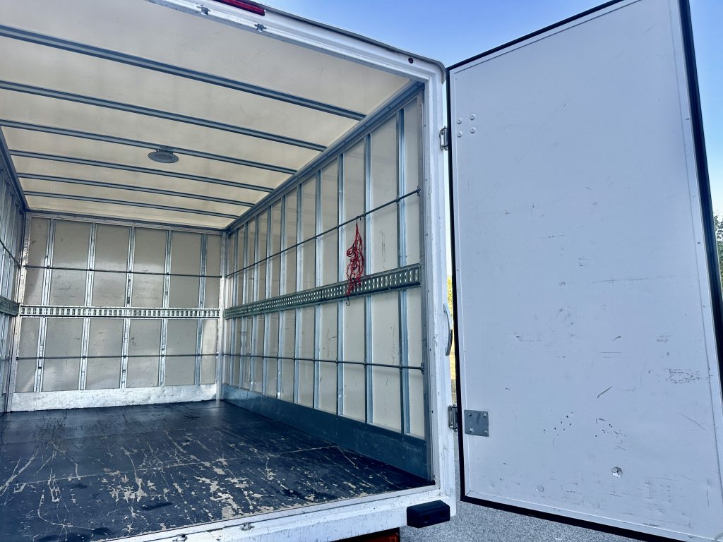 IVECO 35C16 2.3d 160CV M6 C/C DR 3.750MM RWD PAQUETERO 4,40 x 2,30 22M cub / CARGA UTIL 855 KG - foto 11