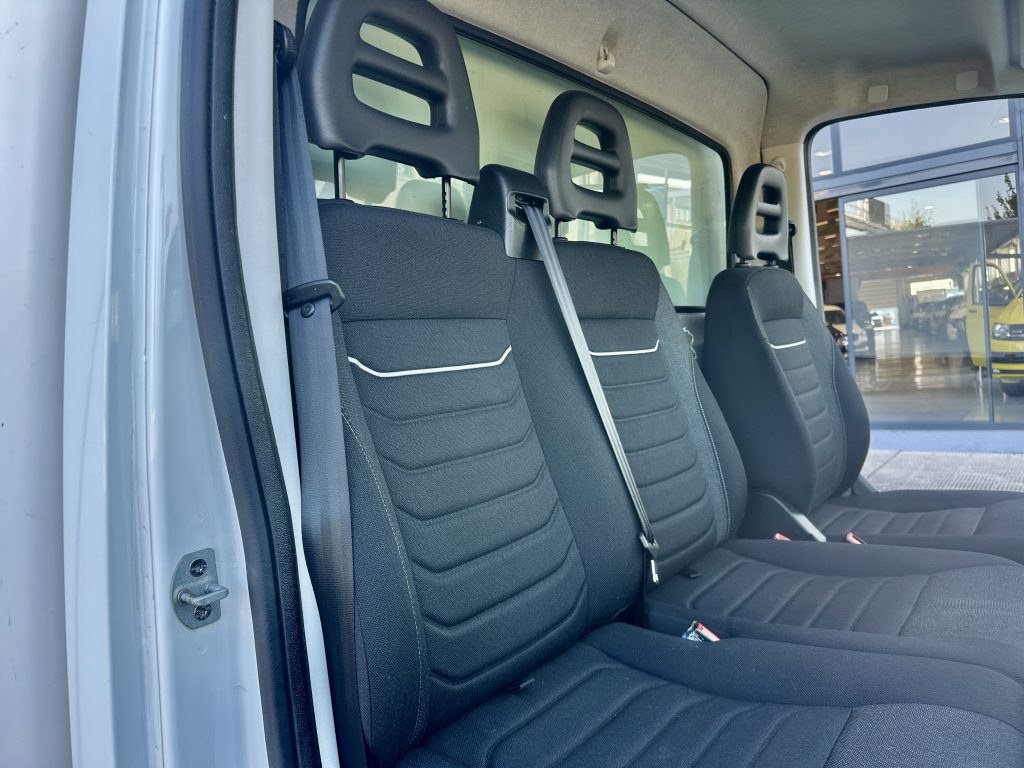IVECO 35C16 2.3d 160CV M6 C/C DR 3.750MM RWD PAQUETERO 4,40 x 2,30 22M cub / CARGA UTIL 855 KG - foto 18