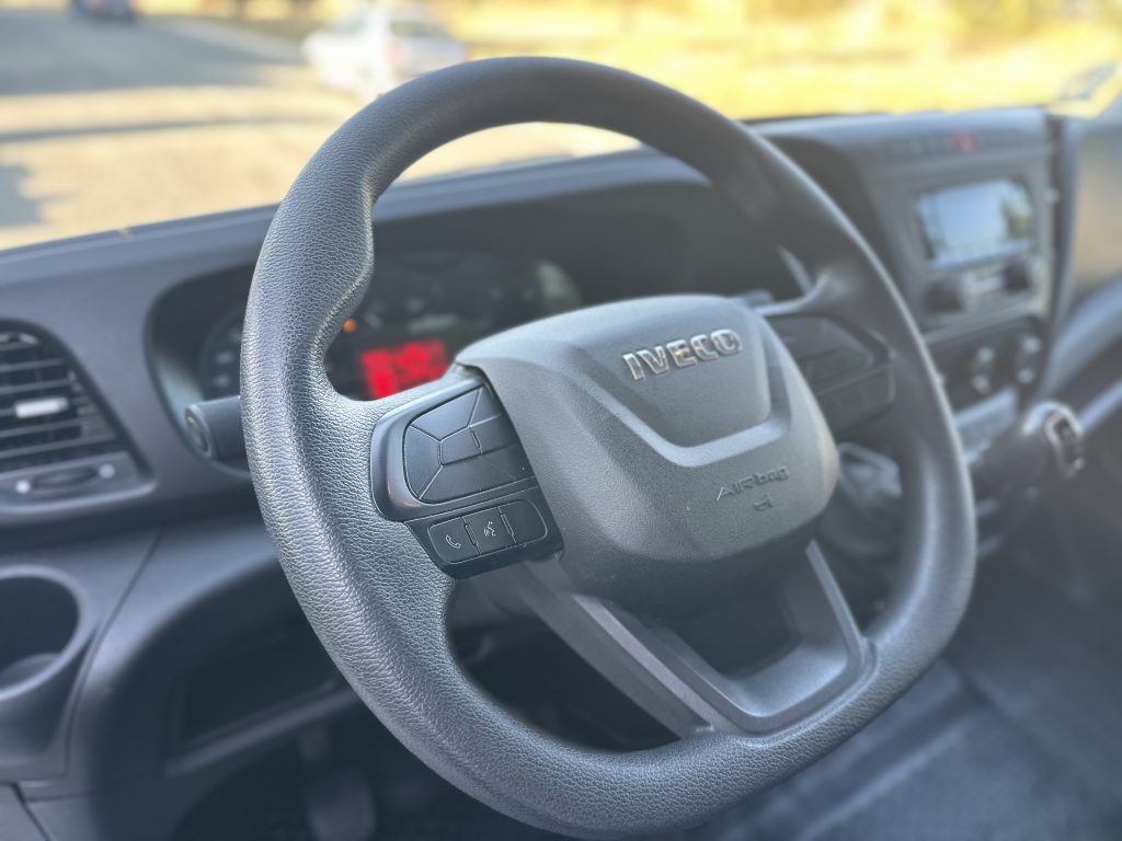 IVECO 35C16 2.3d 160CV M6 C/C DR 3.750MM RWD PAQUETERO 4,40 x 2,30 22M cub / CARGA UTIL 855 KG - foto 22
