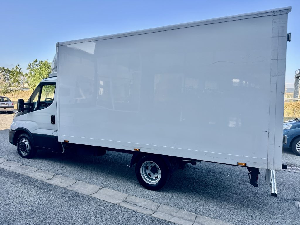 IVECO 35C16 2.3d 160CV M6 C/C DR 3.750MM RWD PAQUETERO 4,40 x 2,30 22M cub / CARGA UTIL 855 KG - foto 33
