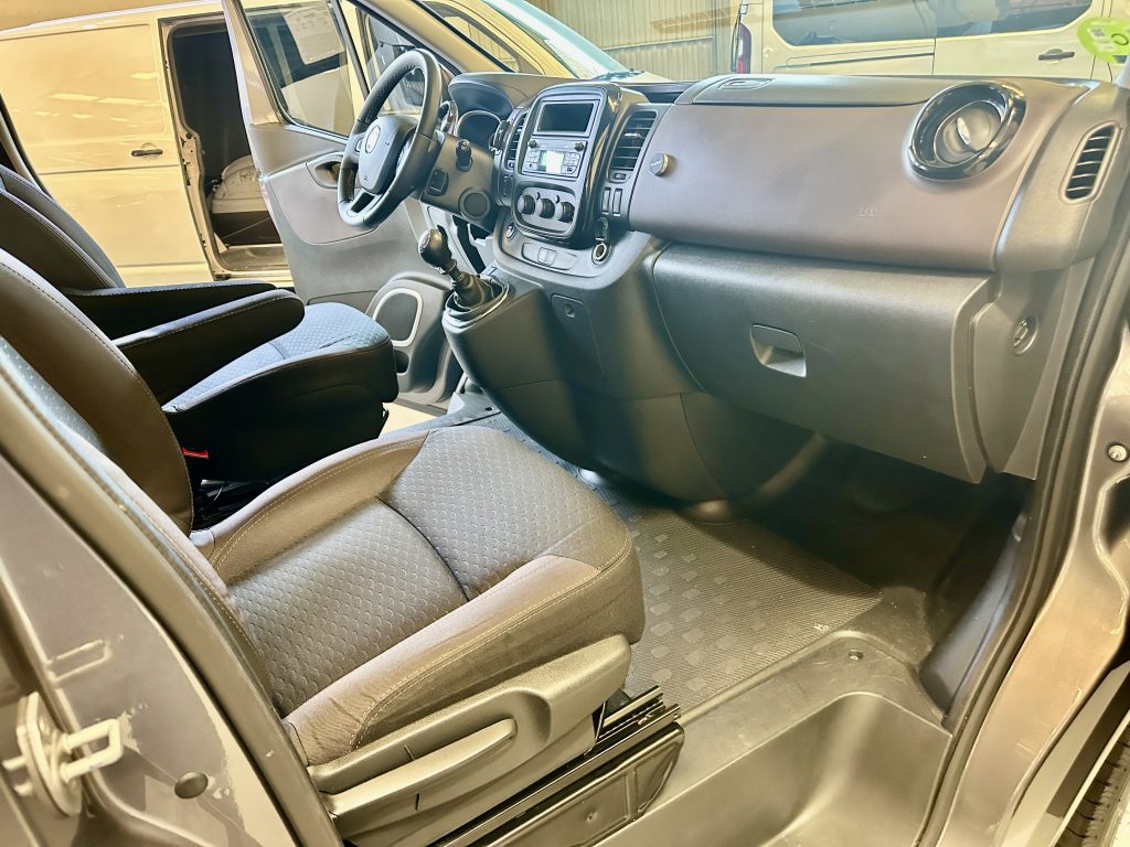 FIAT TALENTO 1.6 ECOJET 145CV SX 1200 COMBI9 CORTA L1 DOB. PTA. + PORTON + EXTRAS / M1 TURISMO - foto 18
