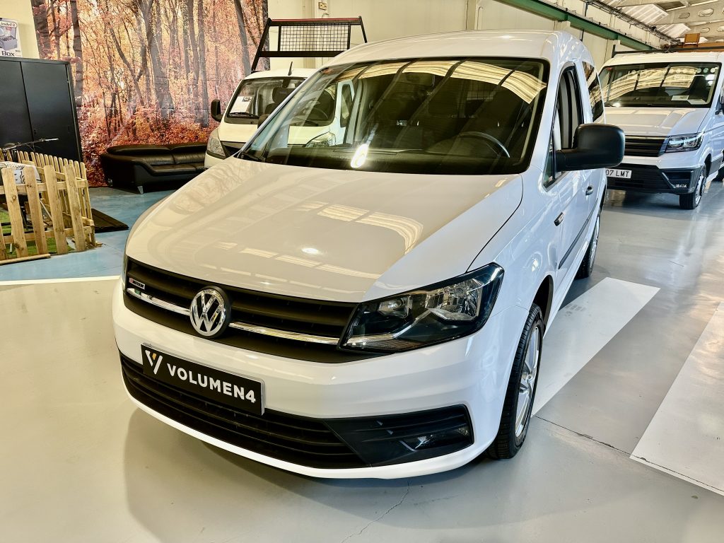 VOLKSWAGEN CADDY 2.0TDI BMT 122CV KOMBI 5 PL. TRENDLINE HIMALAYA 4MOTION 6 VEL + EXTRAS / 6.989 KMS - foto 2