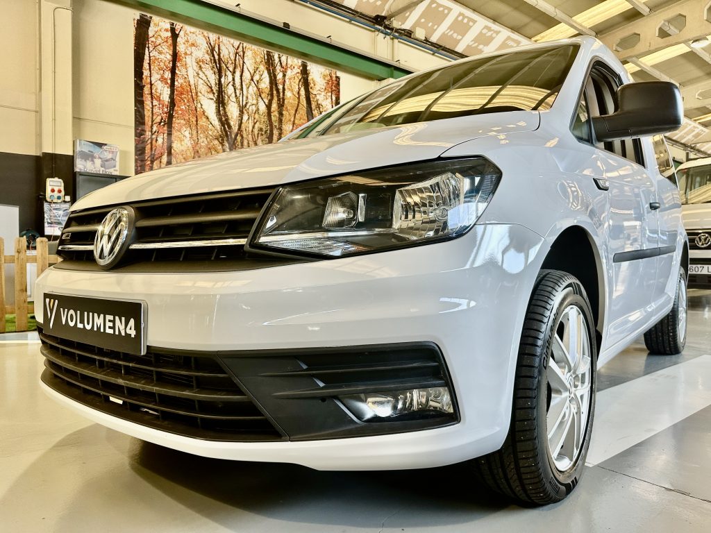VOLKSWAGEN CADDY 2.0TDI BMT 122CV KOMBI 5 PL. TRENDLINE HIMALAYA 4MOTION 6 VEL + EXTRAS / 6.989 KMS - foto 8