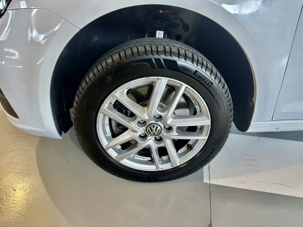 VOLKSWAGEN CADDY 2.0TDI BMT 122CV KOMBI 5 PL. TRENDLINE HIMALAYA 4MOTION 6 VEL + EXTRAS / 6.989 KMS - foto 9