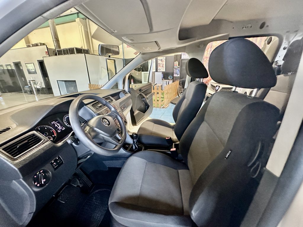 VOLKSWAGEN CADDY 2.0TDI BMT 122CV KOMBI 5 PL. TRENDLINE HIMALAYA 4MOTION 6 VEL + EXTRAS / 6.989 KMS - foto 13