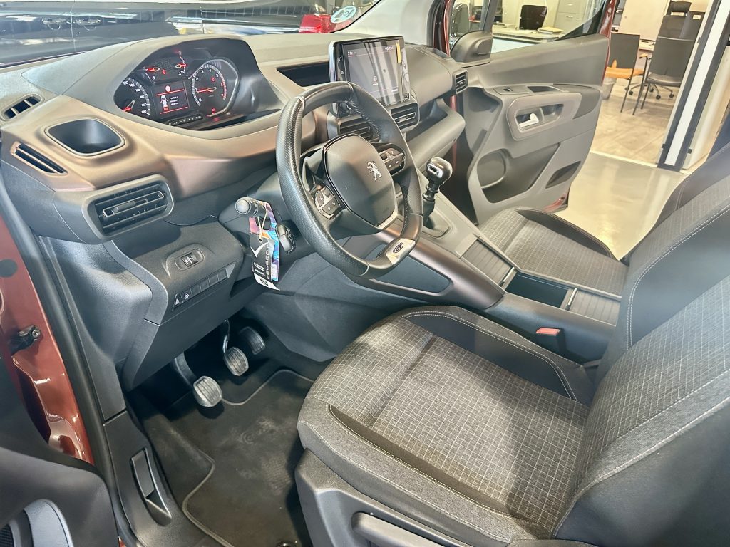 PEUGEOT RIFTER 1.5 BLUEHDI 130CV GTLINE (M6) STANDARD CORTA L1 + EXTRAS / BEIGE METAL. - foto 16