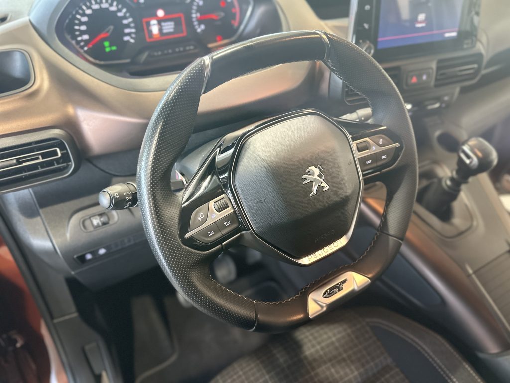 PEUGEOT RIFTER 1.5 BLUEHDI 130CV GTLINE (M6) STANDARD CORTA L1 + EXTRAS / BEIGE METAL. - foto 18