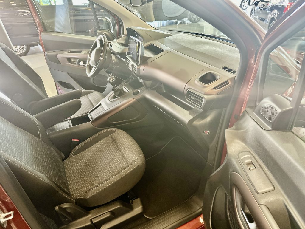 PEUGEOT RIFTER 1.5 BLUEHDI 130CV GTLINE (M6) STANDARD CORTA L1 + EXTRAS / BEIGE METAL. - foto 31
