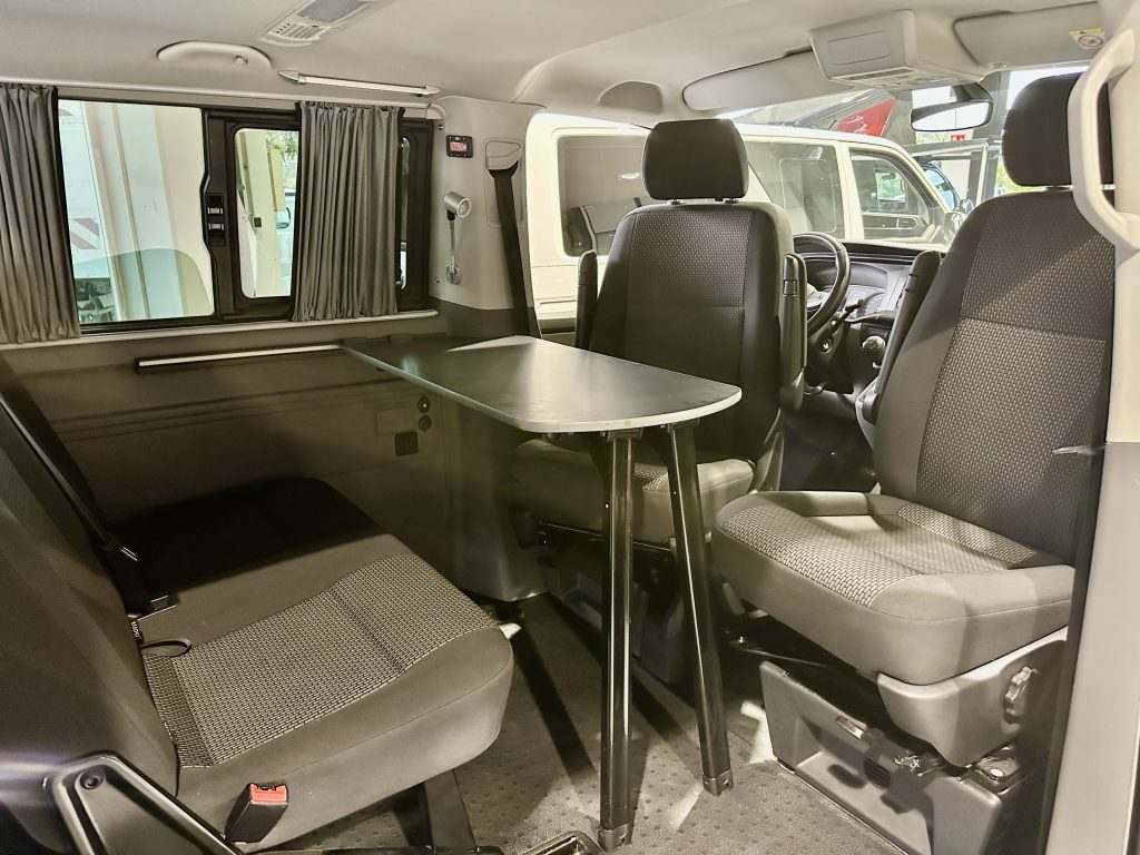 VOLKSWAGEN CARAVELLE T6.1 2.0TDI BMT 150CV M6 ORIGIN «T-BUDDY BY TINKERVAN» PACK VIVIENDA  / AZUL STARLIGHT - foto 17