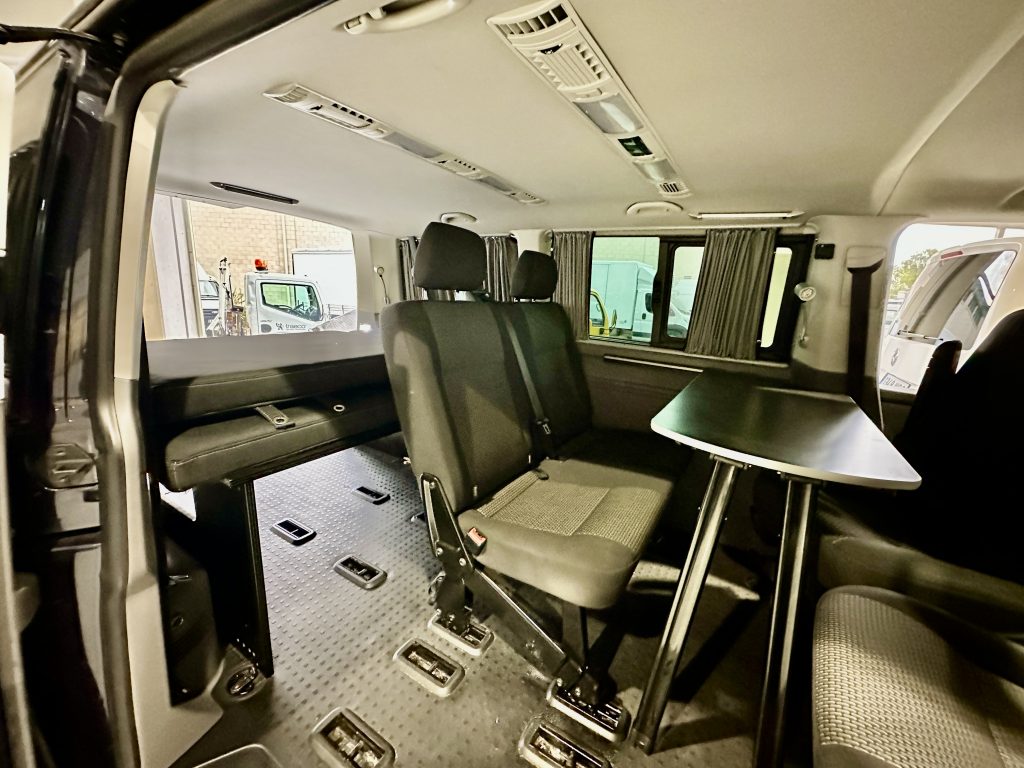 VOLKSWAGEN CARAVELLE T6.1 2.0TDI BMT 150CV M6 ORIGIN «T-BUDDY BY TINKERVAN» PACK VIVIENDA  / AZUL STARLIGHT - foto 19