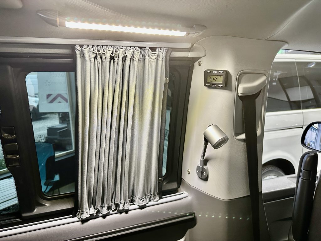 VOLKSWAGEN CARAVELLE T6.1 2.0TDI BMT 150CV M6 ORIGIN «T-BUDDY BY TINKERVAN» PACK VIVIENDA  / AZUL STARLIGHT - foto 22