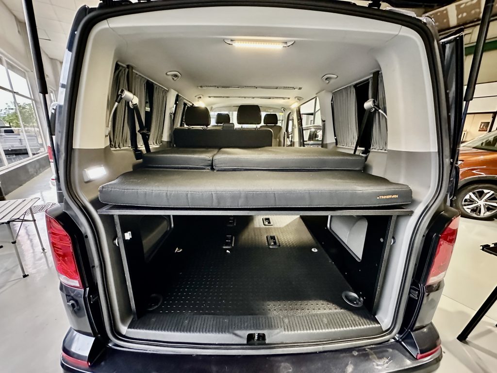 VOLKSWAGEN CARAVELLE T6.1 2.0TDI BMT 150CV M6 ORIGIN «T-BUDDY BY TINKERVAN» PACK VIVIENDA  / AZUL STARLIGHT - foto 24
