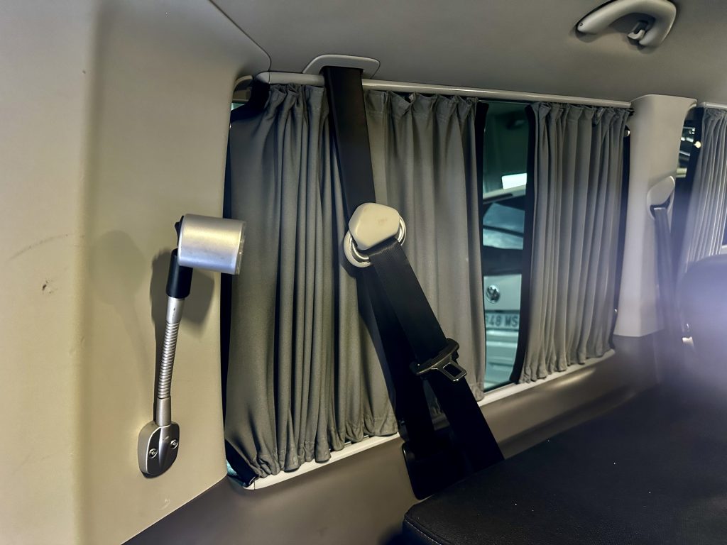 VOLKSWAGEN CARAVELLE T6.1 2.0TDI BMT 150CV M6 ORIGIN «T-BUDDY BY TINKERVAN» PACK VIVIENDA  / AZUL STARLIGHT - foto 26