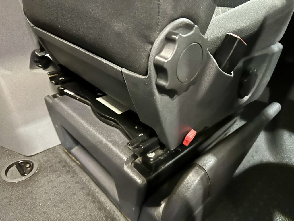 VOLKSWAGEN CARAVELLE T6.1 2.0TDI BMT 150CV M6 ORIGIN «T-BUDDY BY TINKERVAN» PACK VIVIENDA  / AZUL STARLIGHT - foto 6