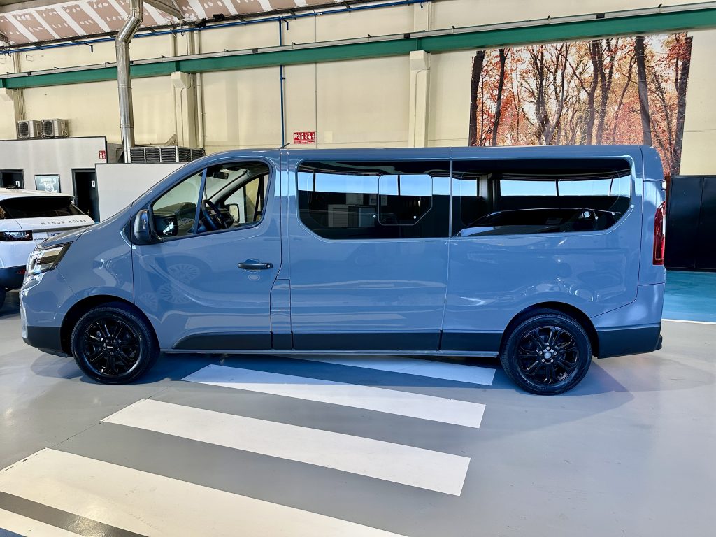 NISSAN PRIMASTAR 2.0dCi 110CV NCONNECTA COMBI9 L2H1 FULL LED + EXTRAS / GRIS PURE - foto 30
